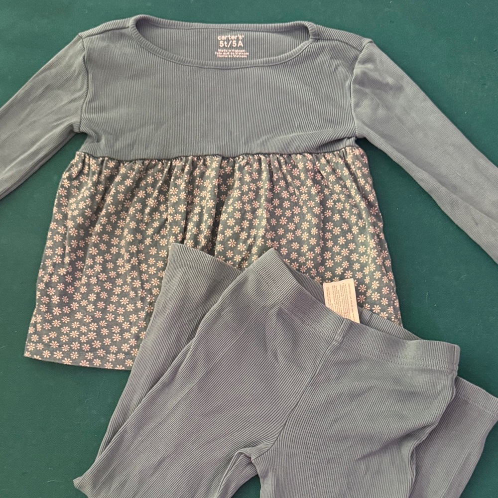 Carters 5T Set in Blue and White